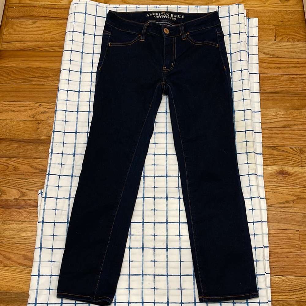 AE Ne(x)t Level Low-Rise Artist
Crop Jean •size 4